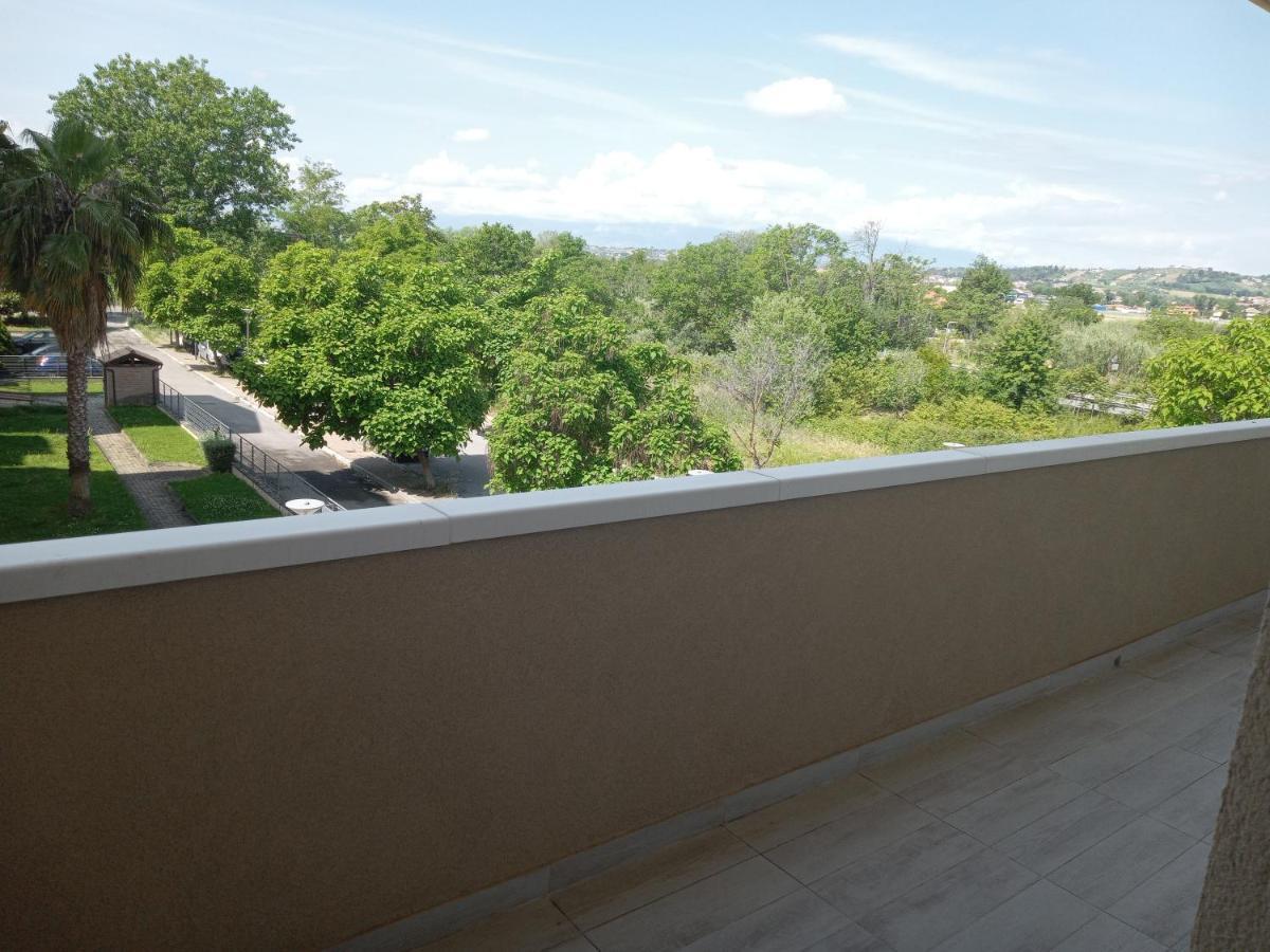 Dolce Casa Bed & Breakfast San Giovanni Teatino Bagian luar foto